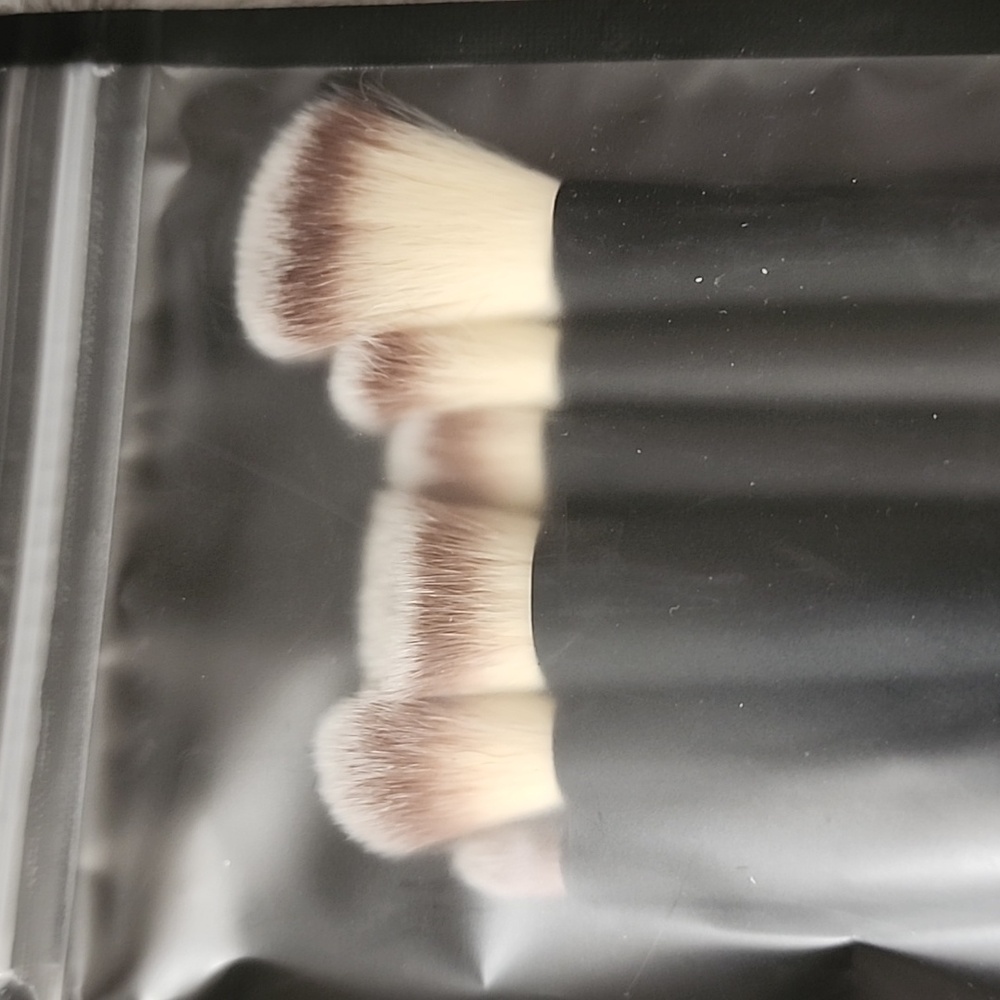New Lithe Beauty Everyday Brush Set - Picture 2 of 5
